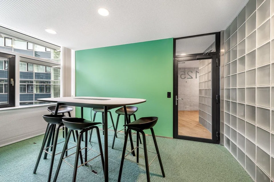 Modern & kompakt: ausgebautes Büro direkt in der Stadt – foto 6 di 10