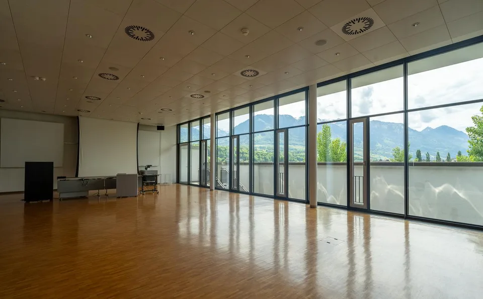 Äusserst Attraktive Büro-, Praxis-, Schulungsräumlichkeiten