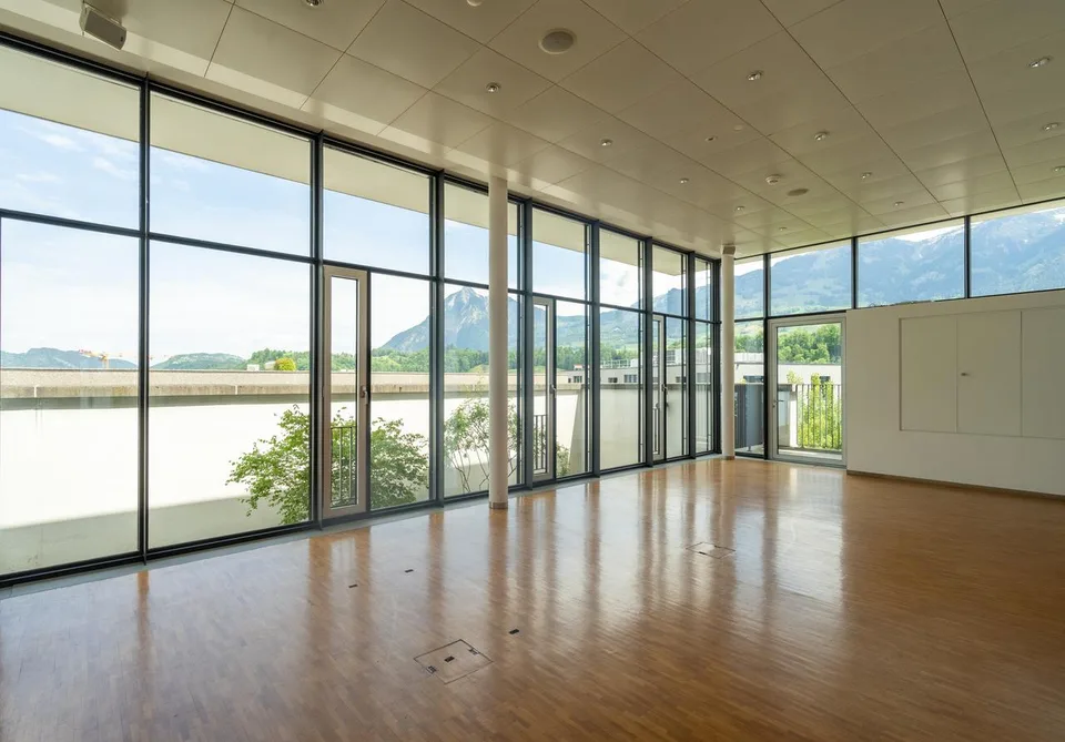 Äusserst Attraktive Büro-, Praxis-, Schulungsräumlichkeiten
