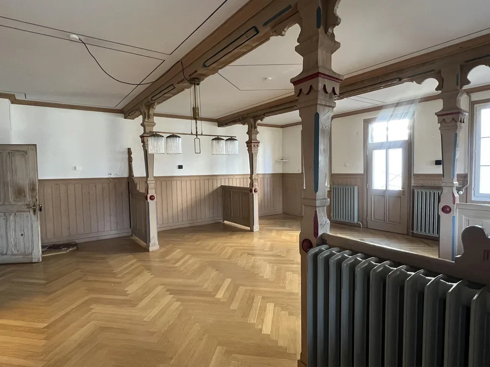 Denkmalgeschützte Altbau-Loft mit offener Raumgestaltung & Terrasse