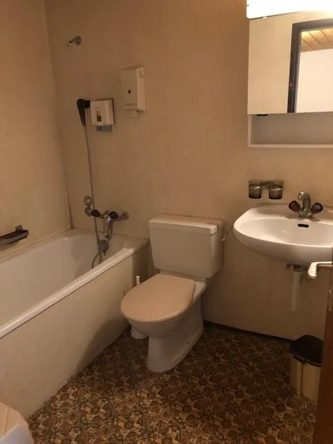 möbliertes Zimmer 10