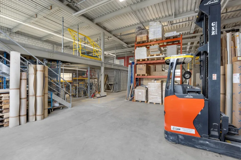 Gewerbezentrum mit Lager, Büro und Showroom an attraktiver Lage in ...
