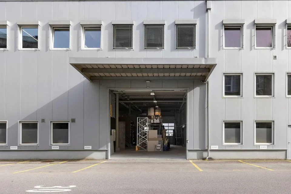 Gewerbezentrum mit Lager, Büro und Showroom an attraktiver Lage in ... – Foto 6 von 9