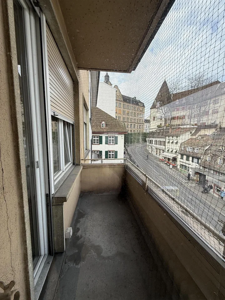Bürofläche mit Balkon und Top-Lage am Barfüsserplatz – Foto 10 von 10