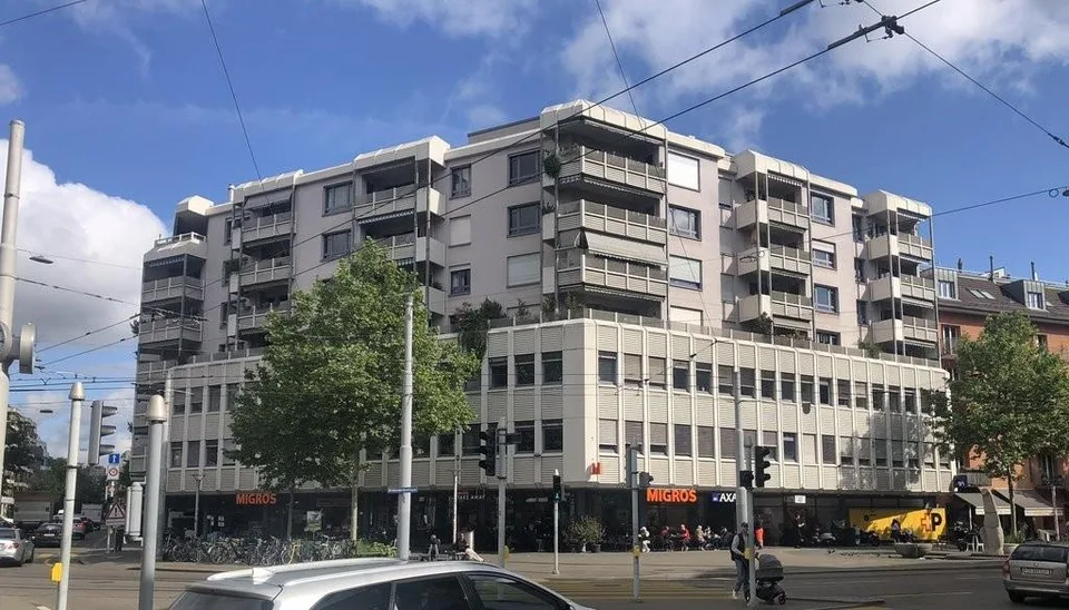 Motorradplatz in Sammelgarage