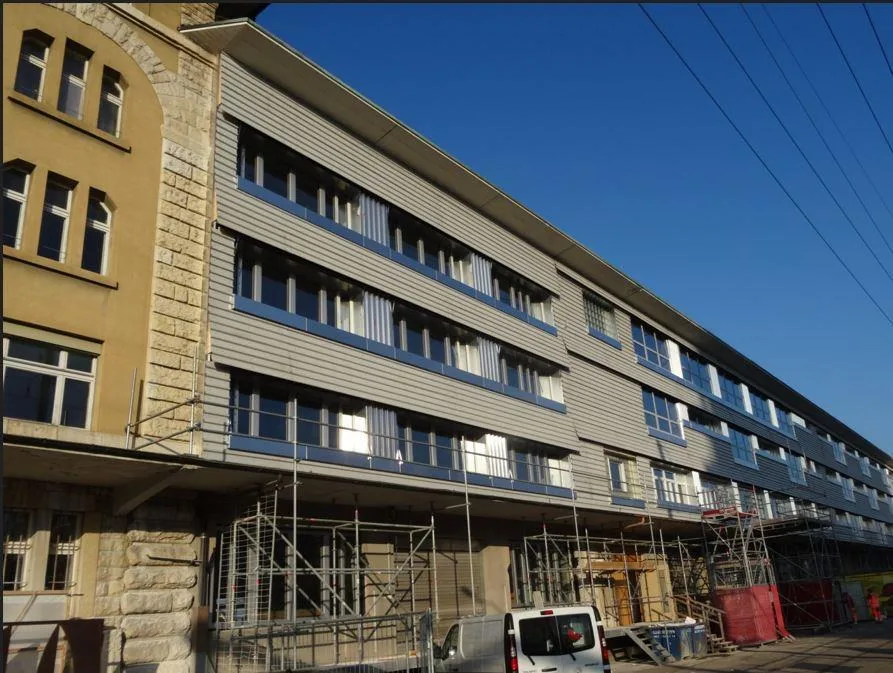 Gewerbe in der «Zentrale Pratteln» mit hohen Decken