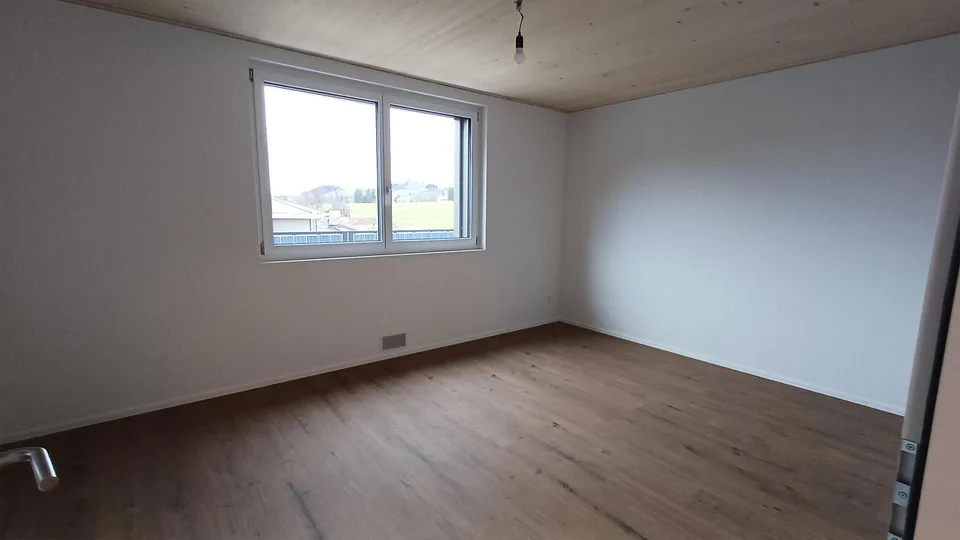 ERSTVERMIETUNG: 5 Zi-Attika Wohnung (3OG) 140m2 mit Loggia