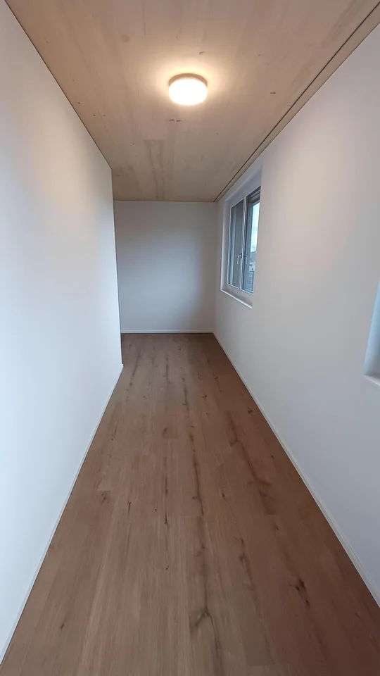 ERSTVERMIETUNG: 5 Zi-Attika Wohnung (3OG) 140m2 mit Loggia