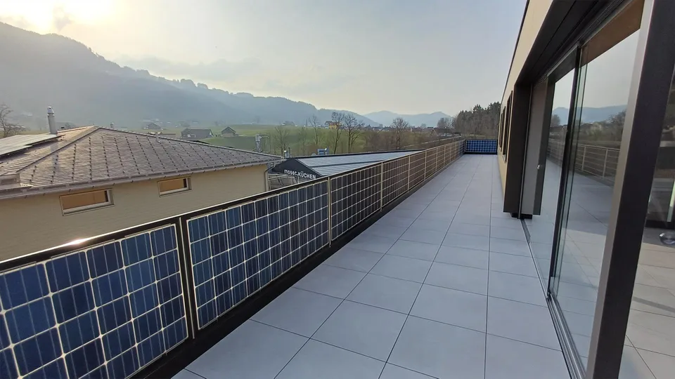 ERSTVERMIETUNG: 5 Zi-Attika Wohnung (3OG) 140m2 mit Loggia