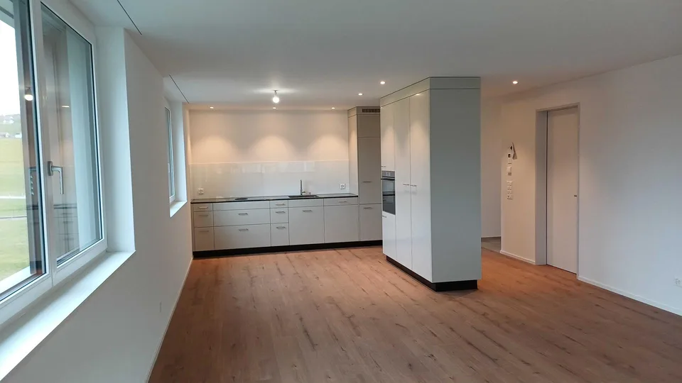 ERSTVERMIETUNG: 3.5 Zimmer Wohnung (1OG West) 88m2 mit Loggia – photo 9 of 9