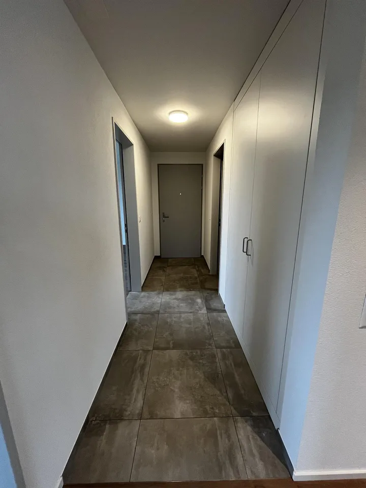 ERSTVERMIETUNG: 3.5 Zimmer Wohnung (1OG West) 88m2 mit Loggia