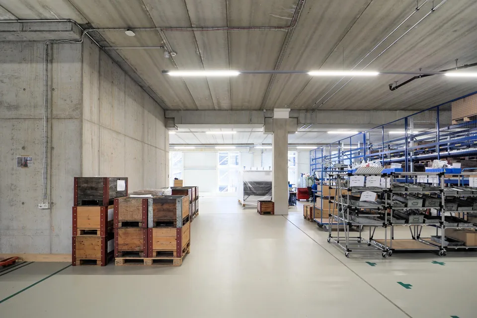 Attraktive neuwertige Gewerbefläche mit Lagerhallen, Büro, Rampe! – Foto 11 von 22