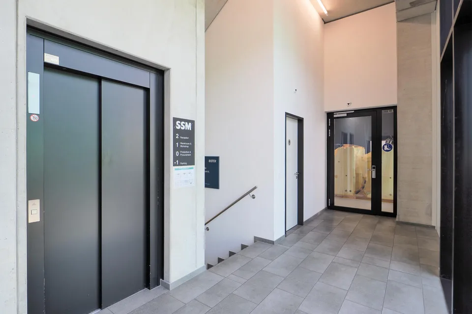 Attraktive neuwertige Gewerbefläche mit Lagerhallen, Büro, Rampe! – Foto 18 von 22