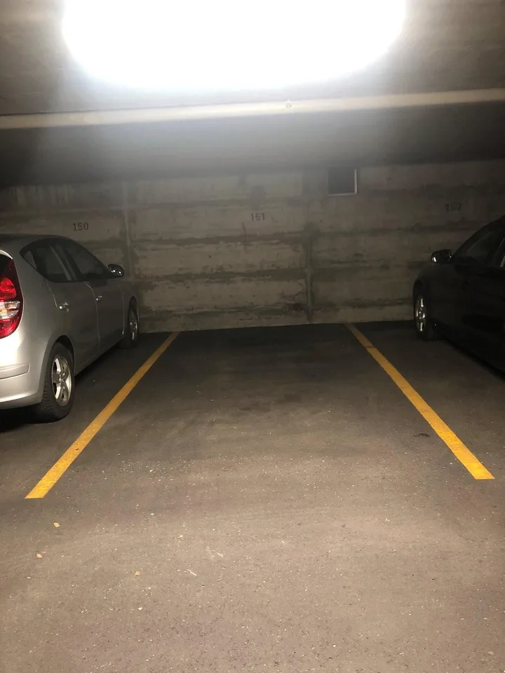 Tiefgaragenplatz zu vermieten - angenehme Lage