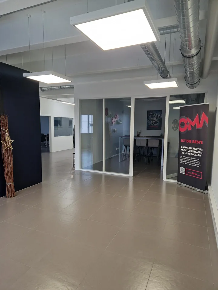 Topmoderne Büro-/Praxisräume - auch Gesamtfläche bis zu 840m2 möglich!