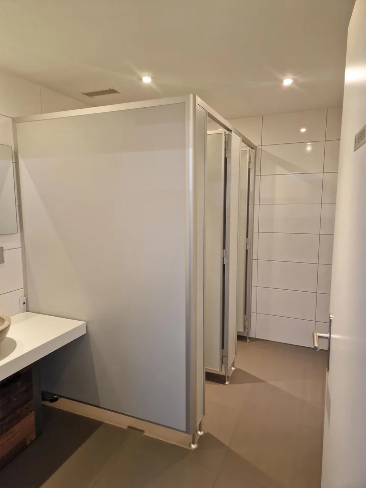 Topmoderne Büro-/Praxisräume - auch Gesamtfläche bis zu 840m2 möglich! – photo 11 sur 14