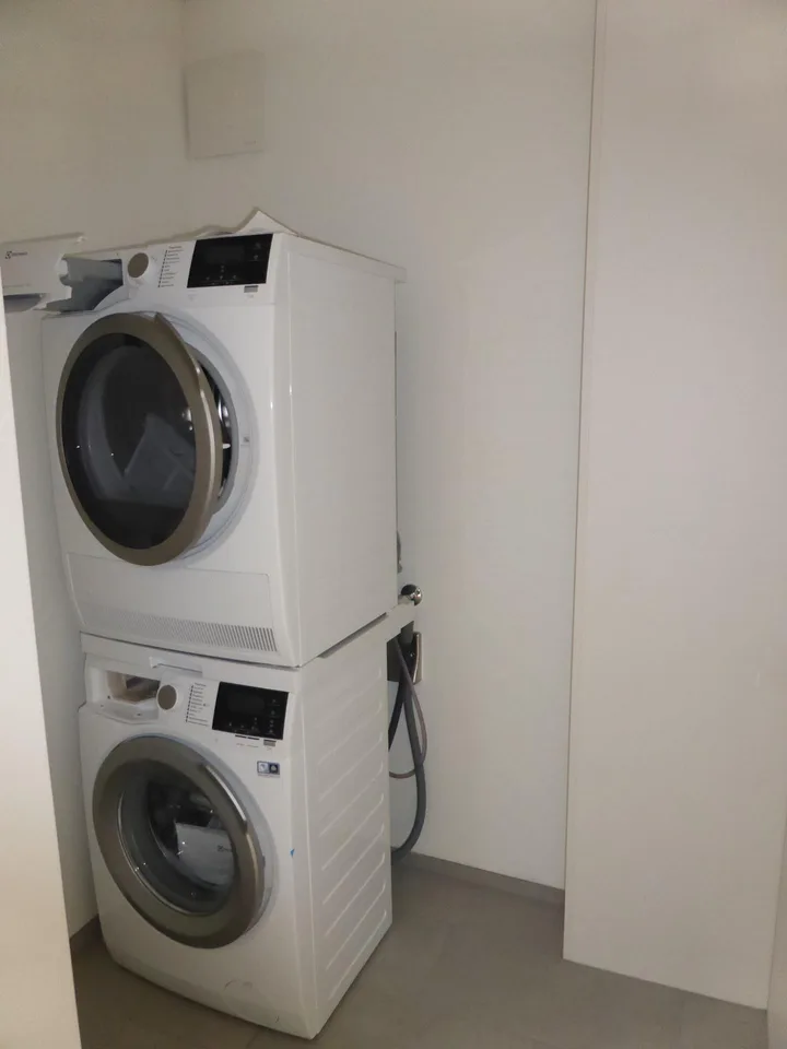 neuwertige 4.5 ZWG in Bern Brünnen