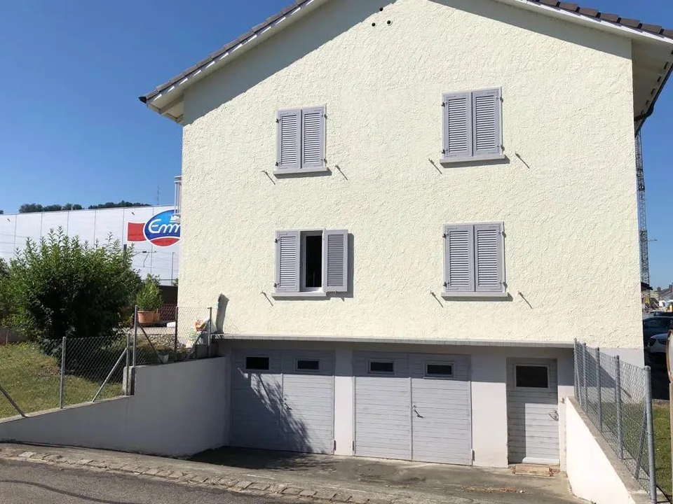 Bastelraum mit Plattenboden und eigenem Zugang zu vermieten