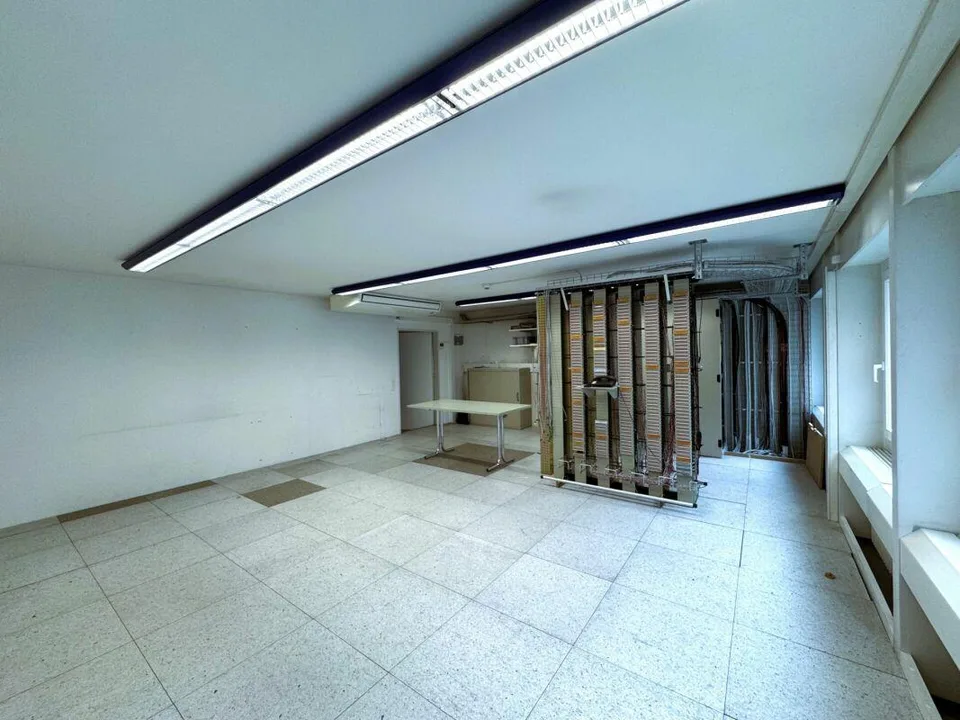 Flexible Gewerbe-/Lagerfläche mit Tageslicht