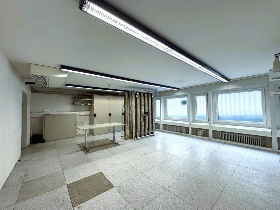 Flexible Gewerbe-/Lagerfläche mit Tageslicht