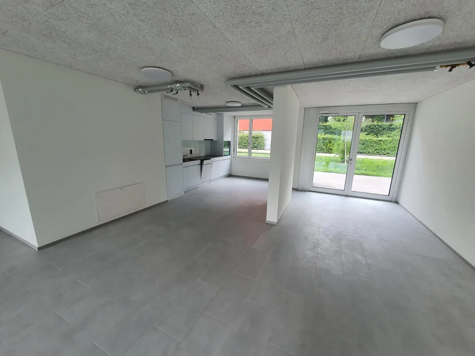 Schöner, grosser, heller Raum - für Büro und Hobby