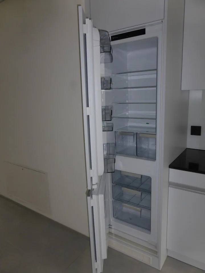 Schöner, grosser, heller Raum - für Büro und Hobby