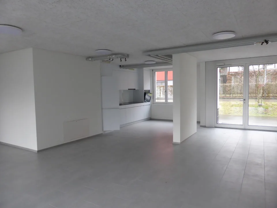 Schöner, grosser, heller Raum - für Büro und Hobby