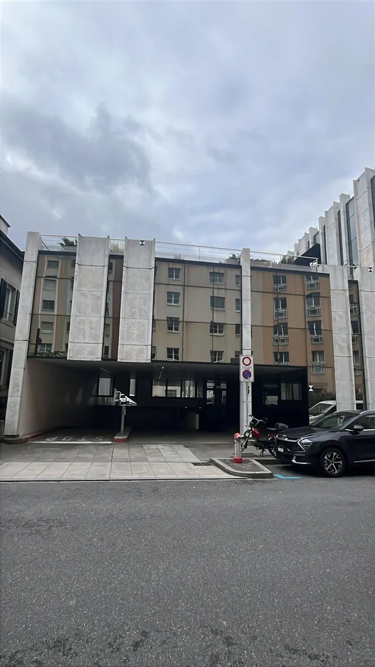 Place de parking intérieure sécurisée