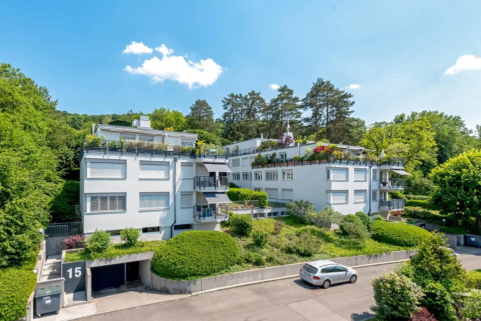 Einstellhallenplatz nähe Hörnli