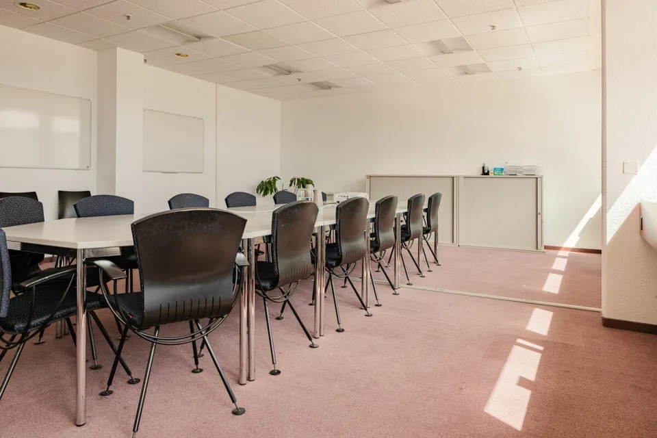 Moderne Büros ab CHF 330.00 pro Monat im Gewerbepark FRAME – Foto 8 von 10