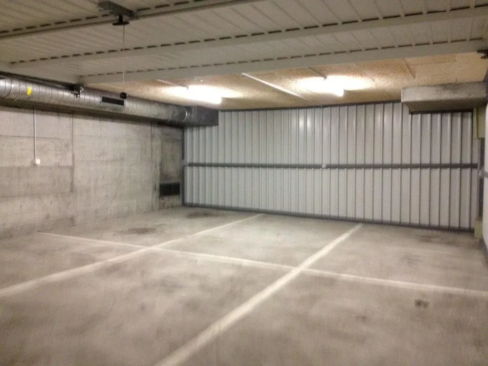 Abschliessbare Garage in einer Einstellhalle