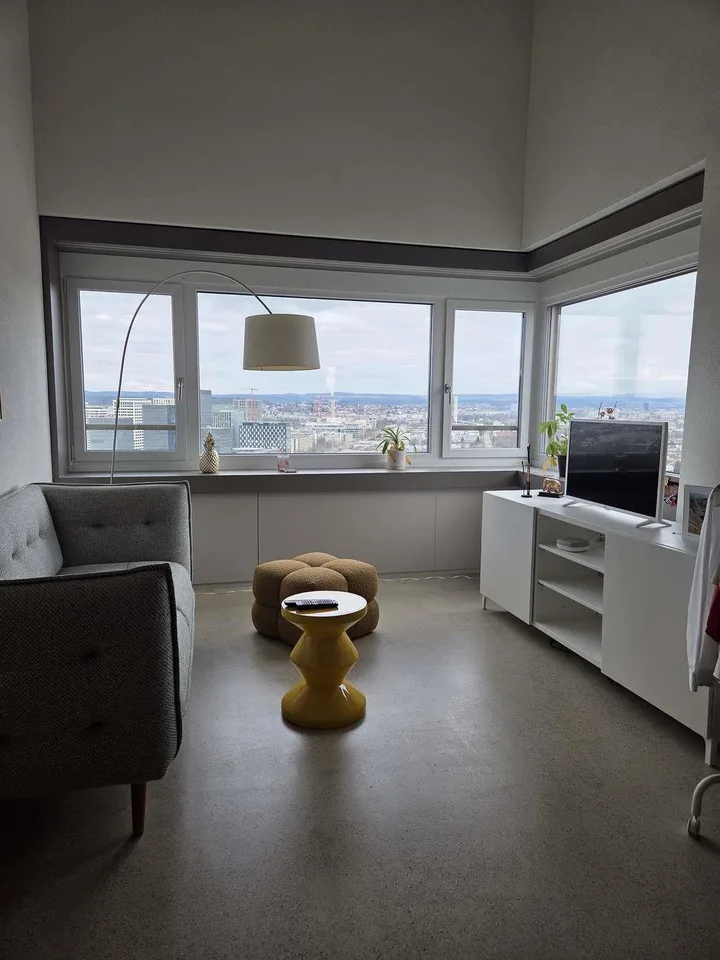 Moderne 1.5 Zimmer Mezzanine mit Panoramaweitsicht
