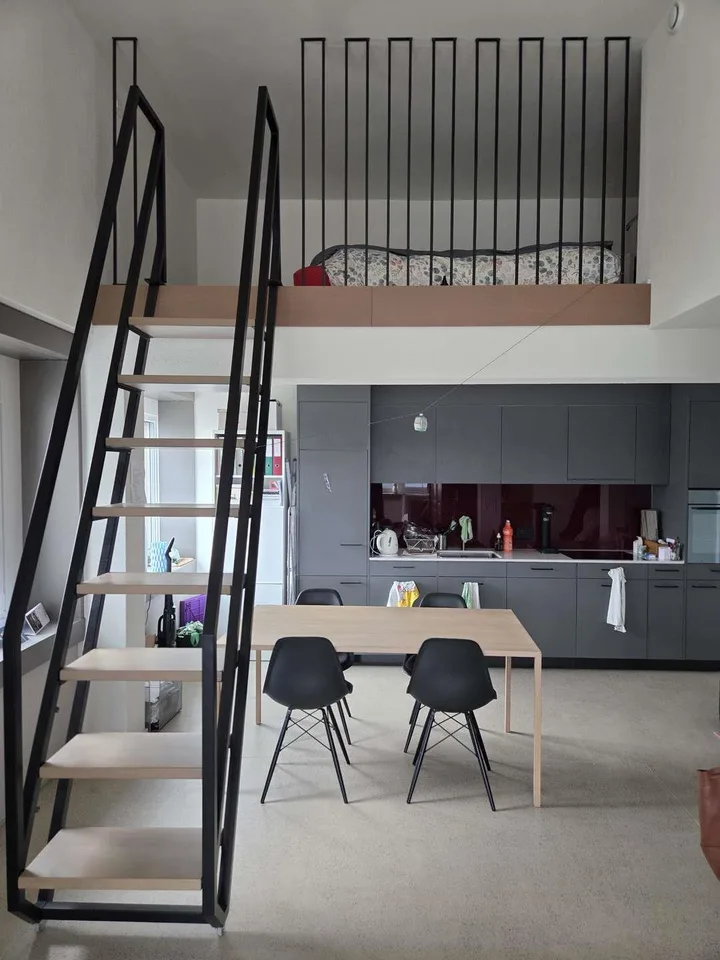 Moderne 1.5 Zimmer Mezzanine mit Panoramaweitsicht