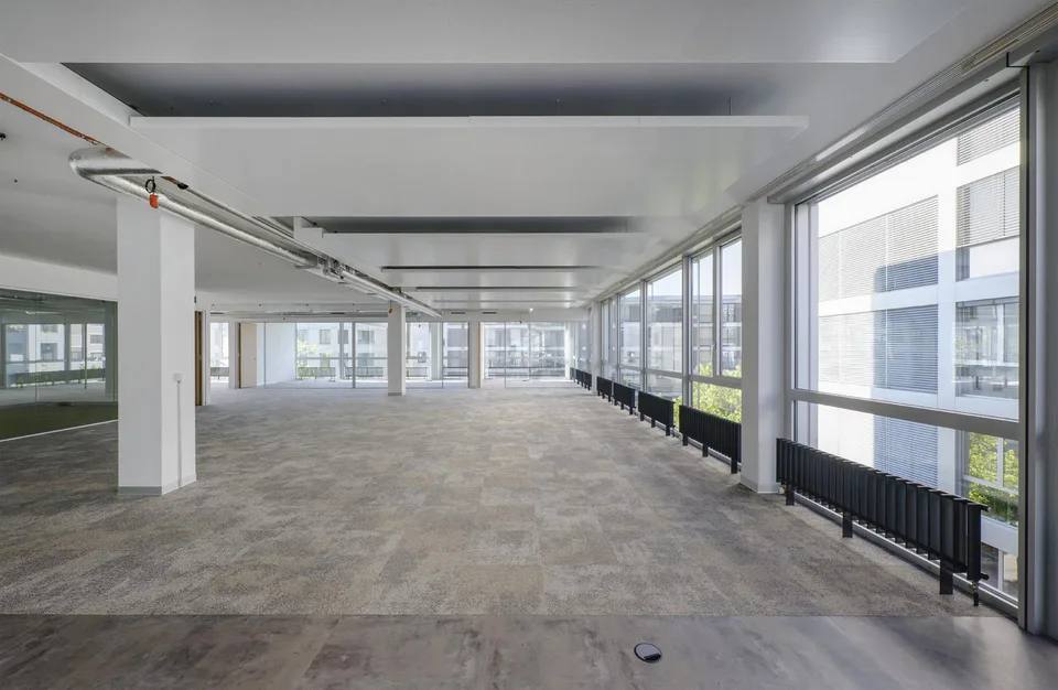 Moderne und bezugsbereite Büroflächen mit Parkplätzen
