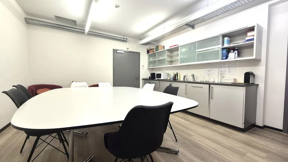 Möbliertes Teambüro mit eigenem Bad und erstklassigem Service im He... – Foto 10 von 12