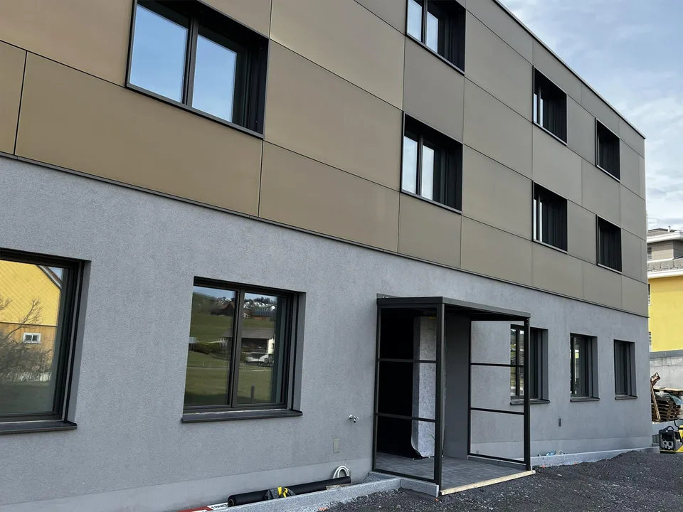 ERSTVERMIETUNG: 6.5 Zi Wohn und/oder Büroräumlichkeiten (EG West) – photo 9 of 9