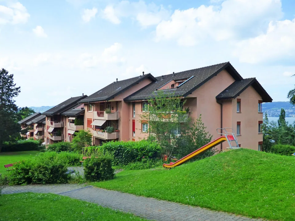 Einstellplätze an der Neudorfstrasse in Wädenswil zu vermieten