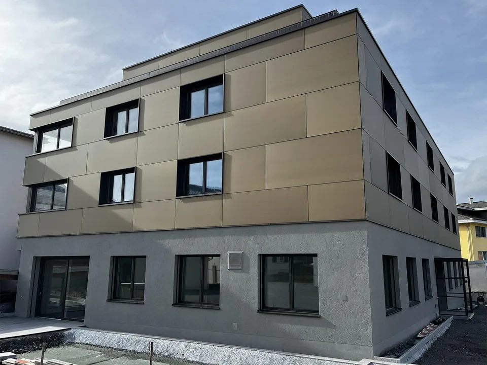 ERSTVERMIETUNG: 140m2 Büroräumlichkeiten (5.5 Zi EG Ost)