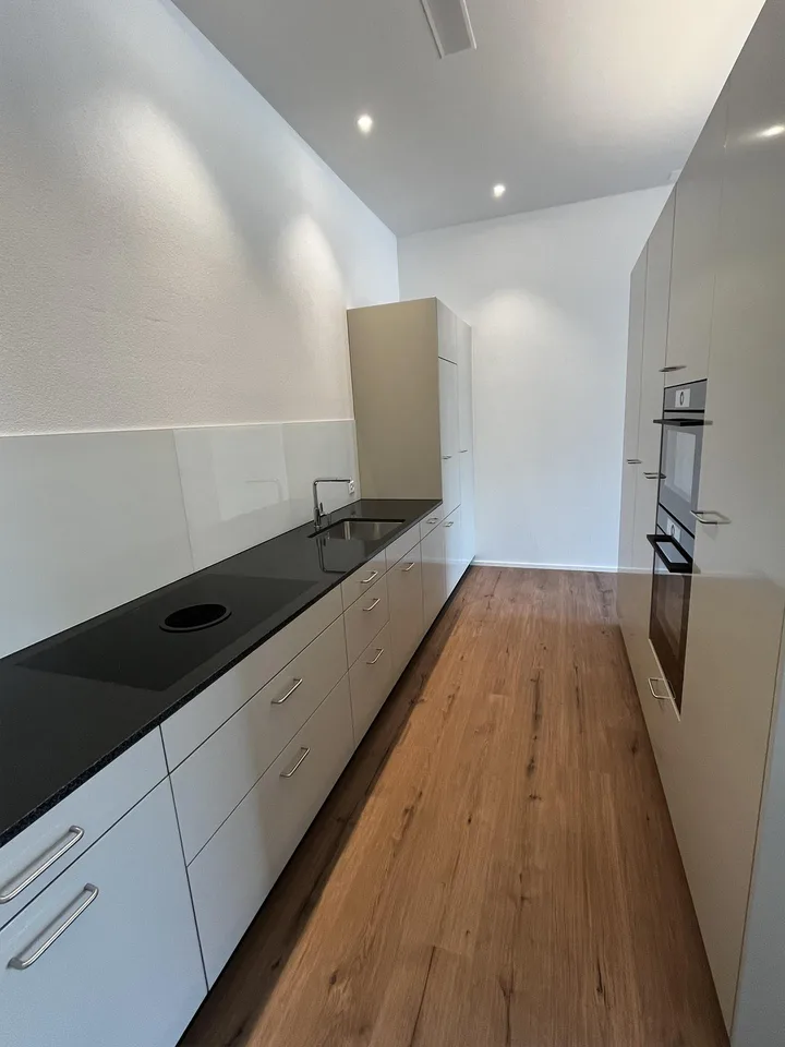 ERSTVERMIETUNG: 5.5 Zi Wohn und/oder Büroräumlichkeiten 140m2 (EG Ost) – photo 7 of 9