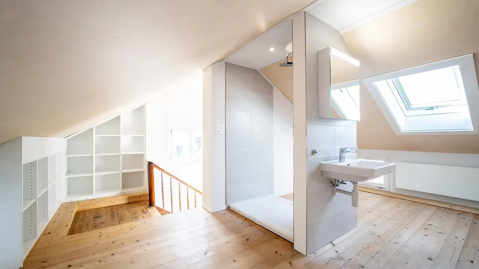 grosse 110m2 Loft-Wohnung in ehemaliger Schreinerei