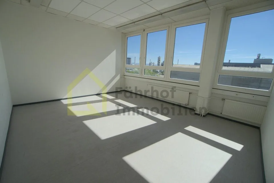 Attraktive Büro-, Praxis- und Lagerflächen in Pratteln – 2 Mt. Gratis