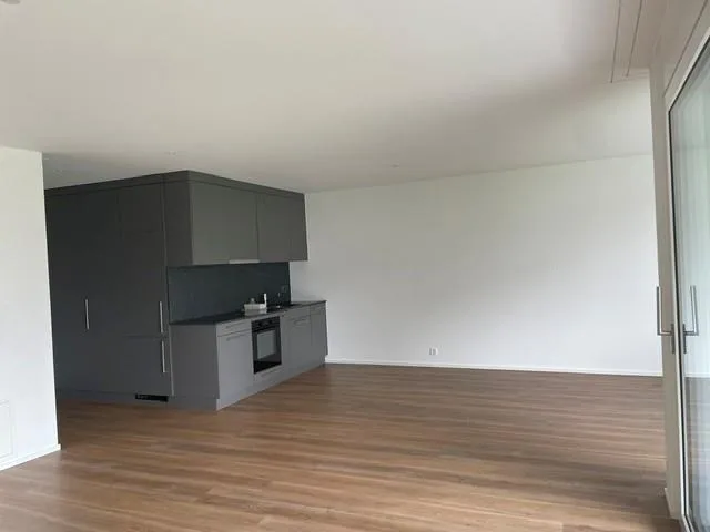 Grosszügige 1.5-Zimmer-Wohnung an bester Lage mit Sitzplatz