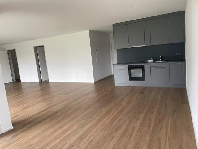 Grosszügige 1.5-Zimmer-Wohnung an bester Lage mit Sitzplatz