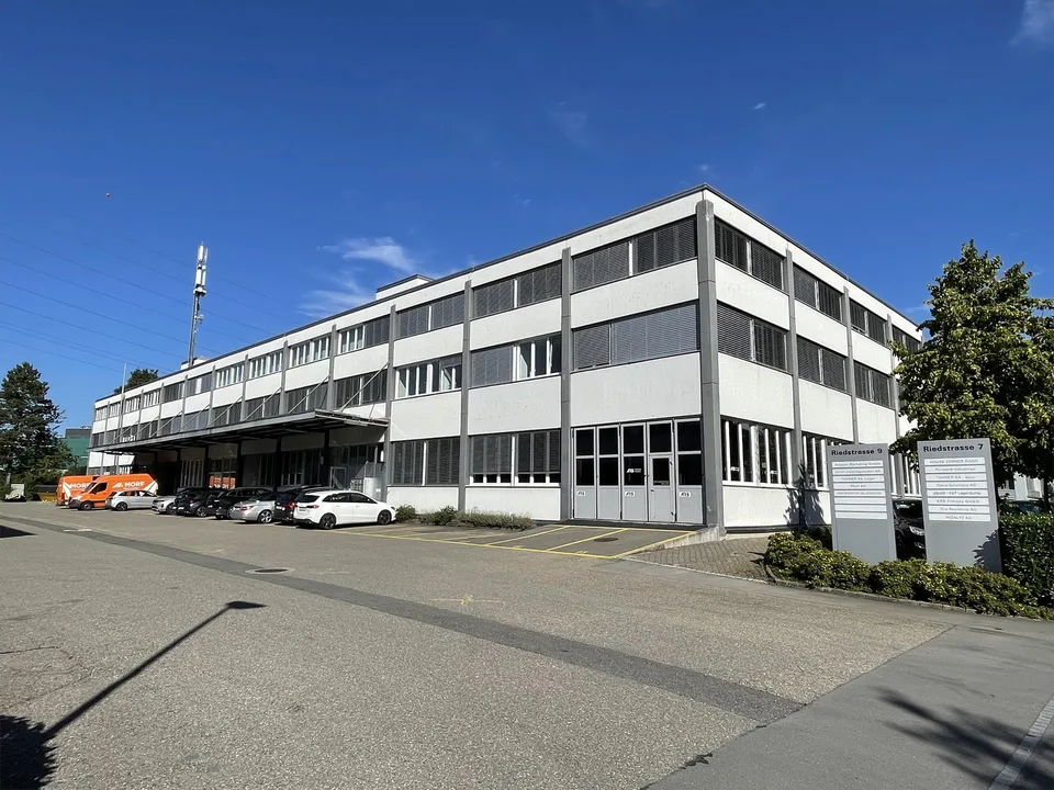 Raum für Ihr Gewerbe - Jetzt mieten und einziehen!