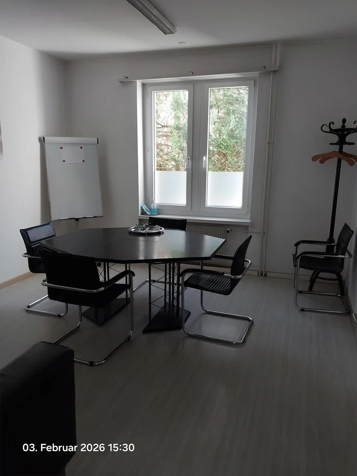 Attratives 4-Zimmer Büro zu vermieten