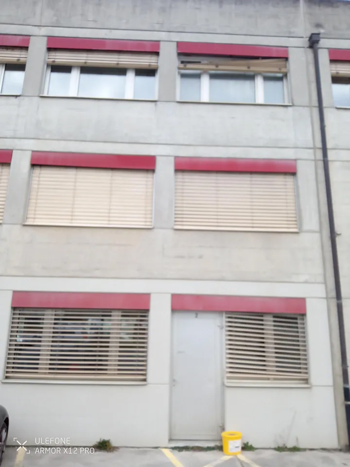 Vielseitige Gewerberäume für Atelier, Praxis oder Büro ab sofort – photo 8 sur 8