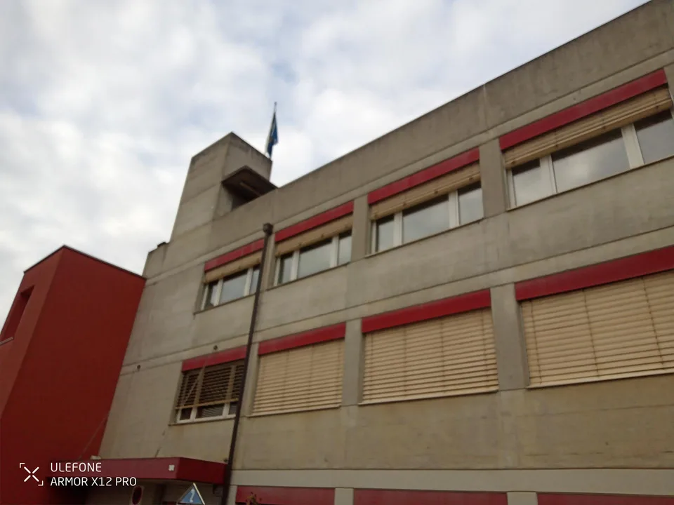 Vielseitige Gewerberäume für Atelier, Praxis oder Büro ab sofort – photo 7 sur 8