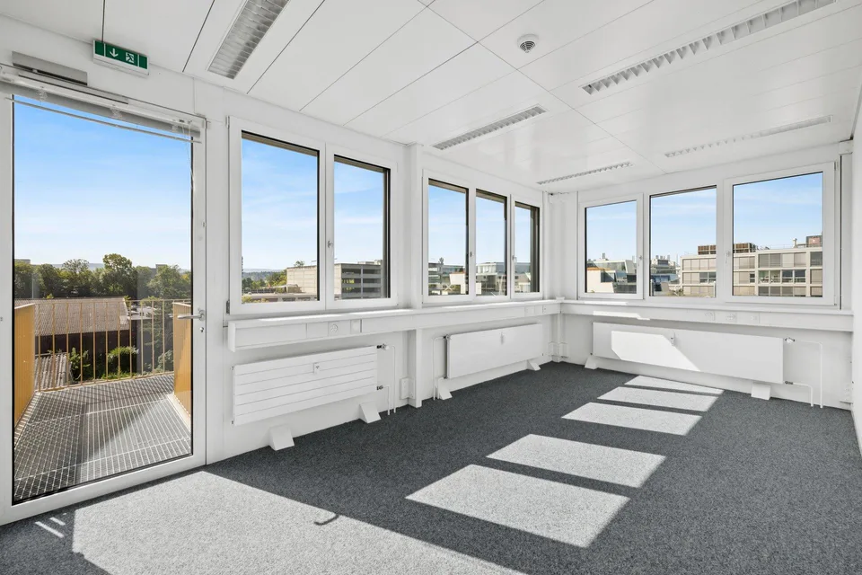 Flexible Büroflächen mit Atrium in Allschwil – ideal für innovative Un – foto 6 di 7