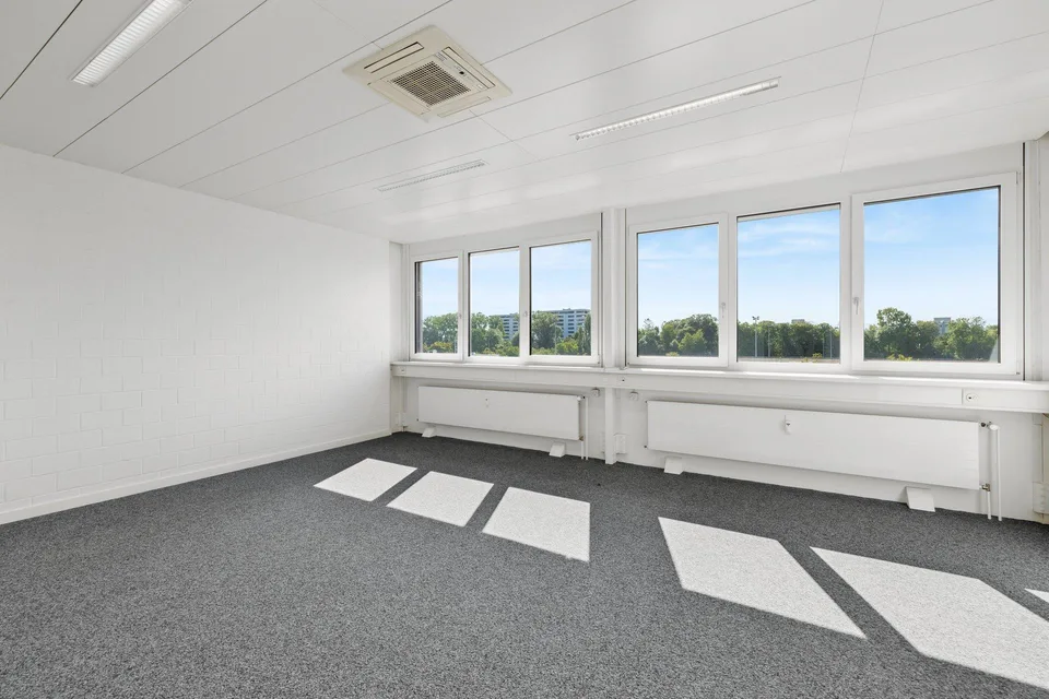 Flexible Büroflächen mit Atrium in Allschwil – ideal für innovative Un