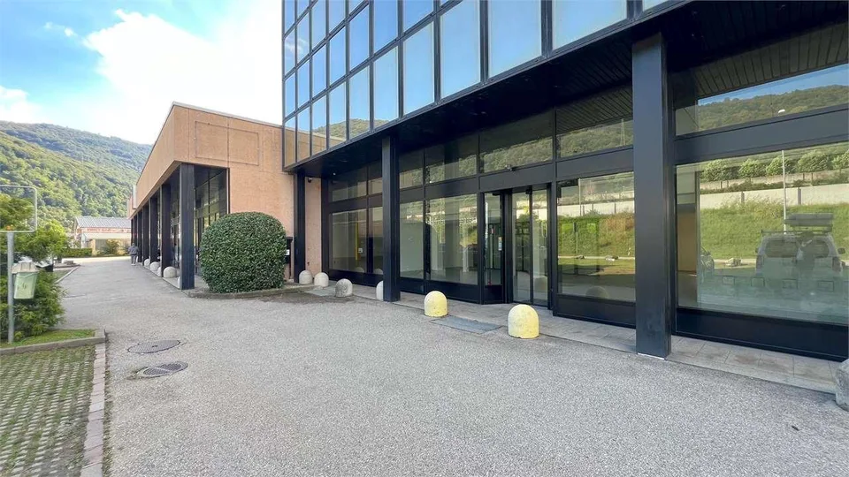 Lugano - Ristorante in Posizione Strategica nel Polo Commerciale di Gr